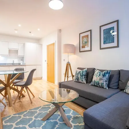 Urban Living'S - The King Edward I Luxury Apartment In The Heart Of Windsor Exterior photo